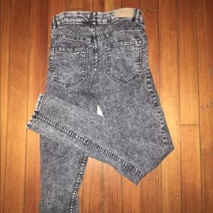 Acid wash skinny legs