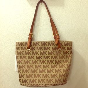 FINAL PRICE: MK Orig. Jet Set Tote 💞