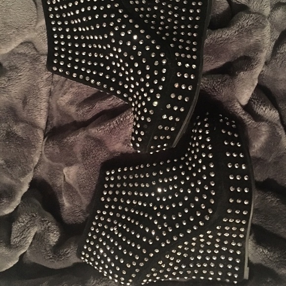 Shrek booties - Picture 1 of 4