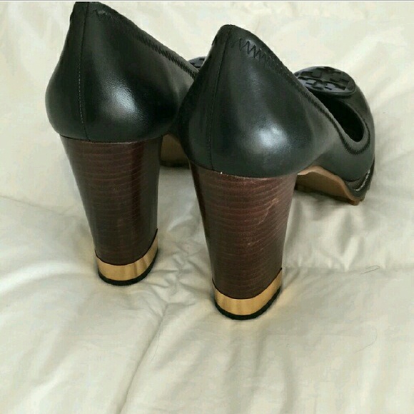 TB leather heels - Picture 2 of 3