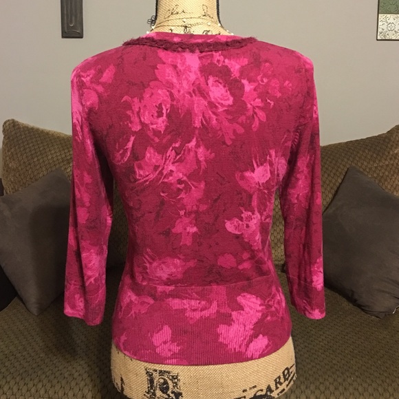 White House Black Market Top - Picture 2 of 4