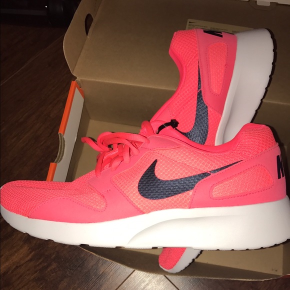 Brand new Nike kaishi run size 11