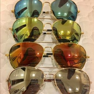 Set of Aviator Sunglasses