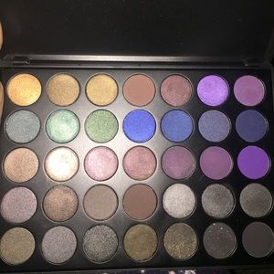 Morphe Brushes eyeshadow palette
