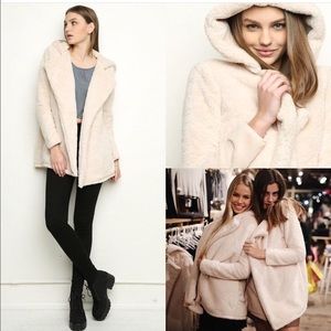 BNWT RARE💖Brandy Melville Sandra Coat