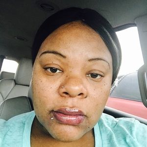 Meet your Posher, Renia