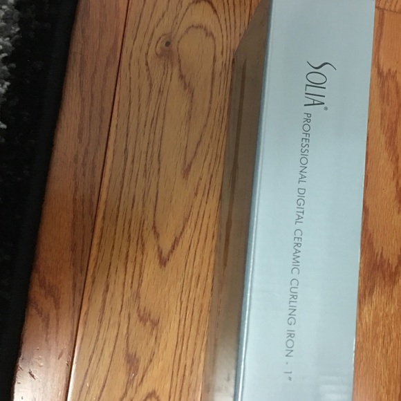 Solia Professional Curling Iron - Picture 4 of 4