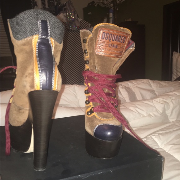 DSQUARED Women's Lace-Up Heeled Winter Boot‼️ - Picture 2 of 4