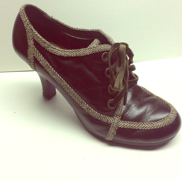 Kenzie Teresa Oxford Heels