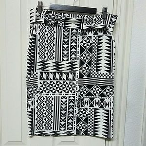 Sz S black/white Lularoe Cassie skirt