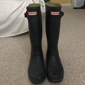 Matte black talk wife calf hunter boots