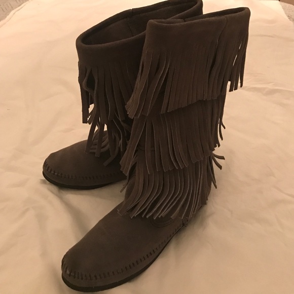 Minnetonka fringe boots