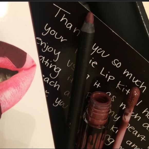 Kylie Lip Liner (Lovebite)