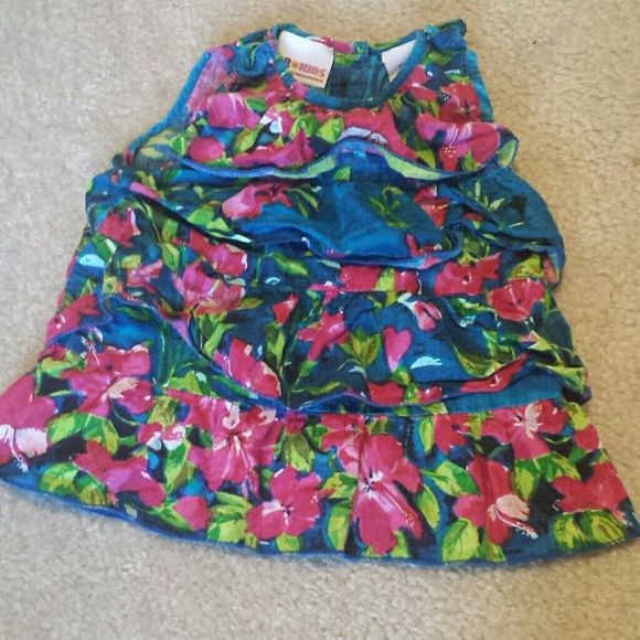 Ruffle front top size 4t
