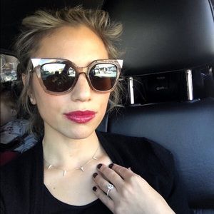 Meet your Posher, Frumee