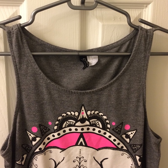 H&M Elephant Top - Picture 3 of 3