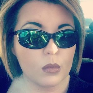 Meet your Posher, Melanie