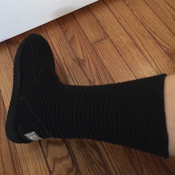 Black Quilted Uggs 💕