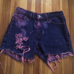 VINTAGE dyed highwaisted Levi's denim shorts sz 26