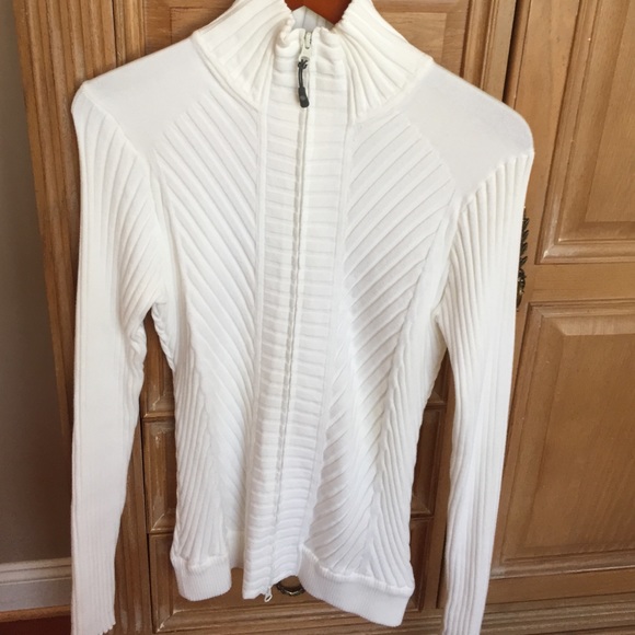 Athleta Sweaters - NWOT Athleta zip up sweater