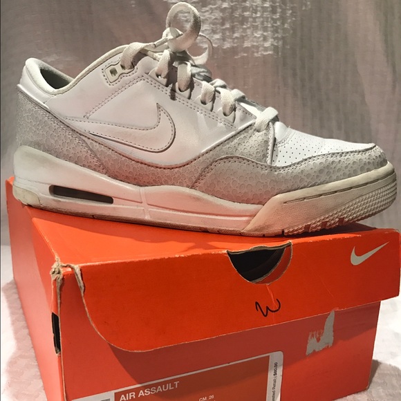 Men's Nike Air Assault Sneakers