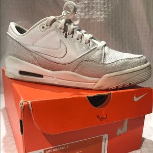 Men's Nike Air Assault Sneakers