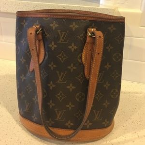 Louis Vuitton authentic bucket handbag