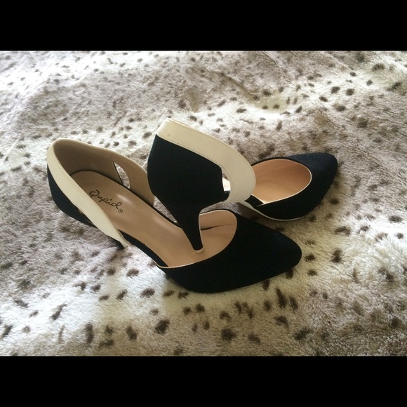 Black & white high heel pumps, size 10