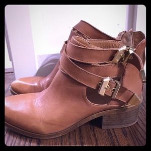 Seychelles Scoundrel Distressed Leather Booties