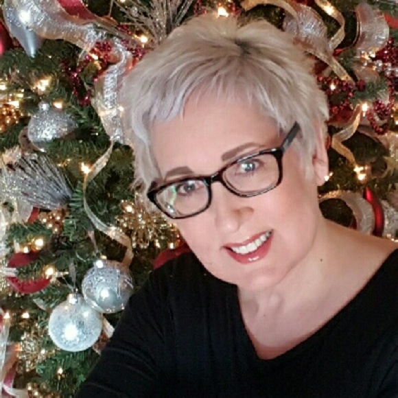 Meet your Posher, Sheila - Picture 2 of 3