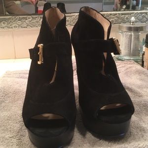 Michael Kors size 7