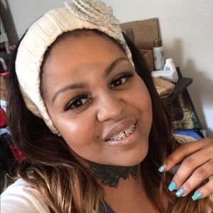 Meet your Posher, April