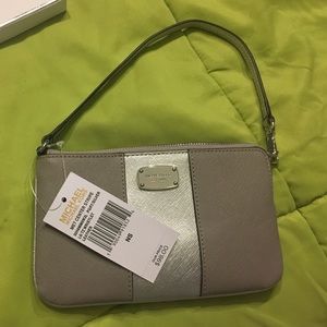 NWT Michael kors wrislet!❤