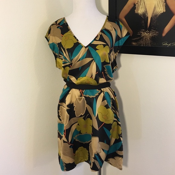 Multi Colored Shift Dress - Picture 2 of 4