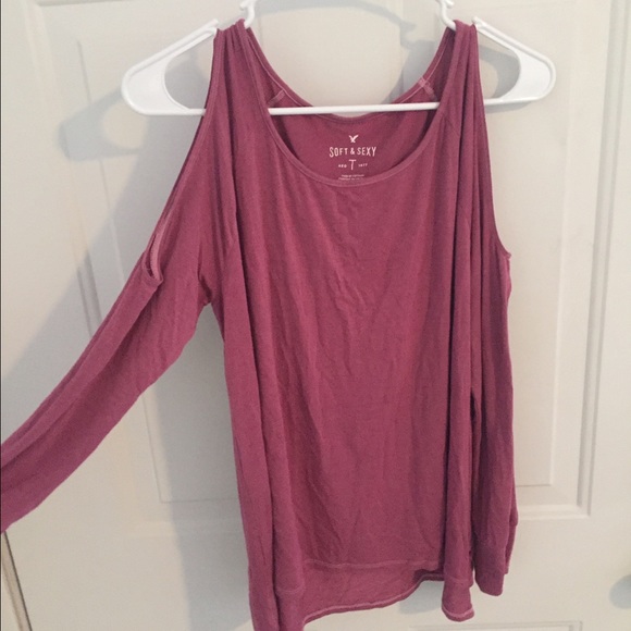 American eagle cold shoulder top