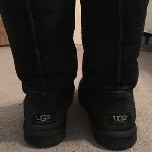 Black Ugg boots