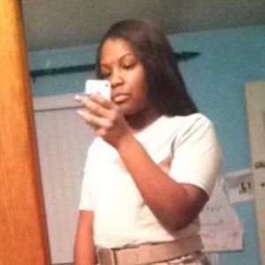 Meet your Posher, Maxine