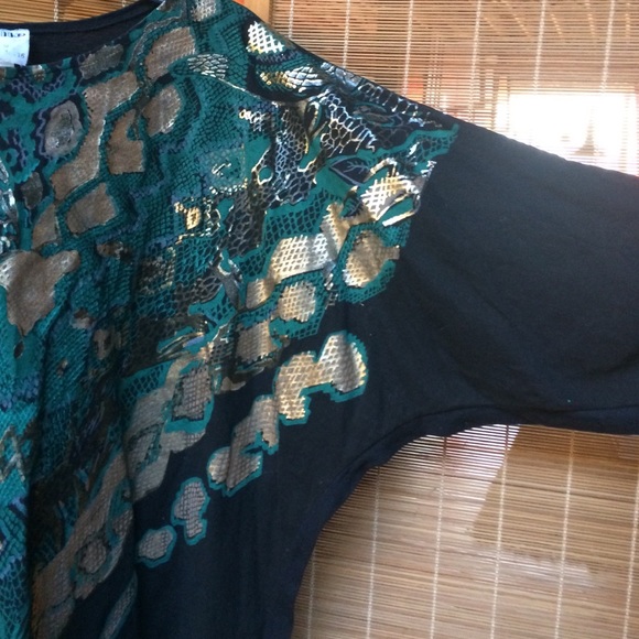 Long sleeve metallic snake skin print tee - Picture 3 of 3