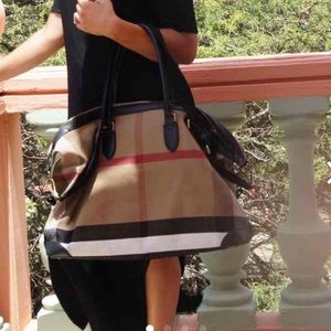❌❌sold❌❌Burberry weekender bag
