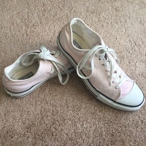 Converse Shoes - Light Pink Low Top Converse Converse Shoes - Light Pink Low Top Converse