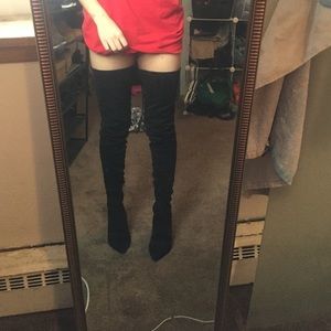 Knee High Black Suede Boots!