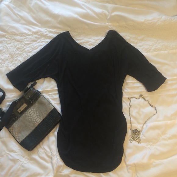 Black top - Picture 3 of 4