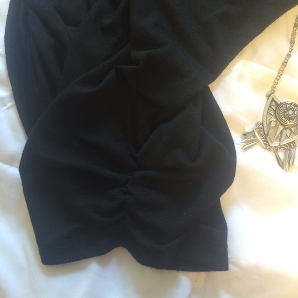 Black top - Picture 4 of 4