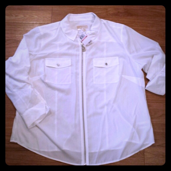 💅🏻 White Michael Kors zip blouse with silver