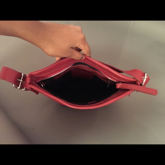 Red Coach purse - Picture 3 of 3