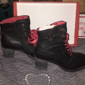 Leather Kickers boogie heels