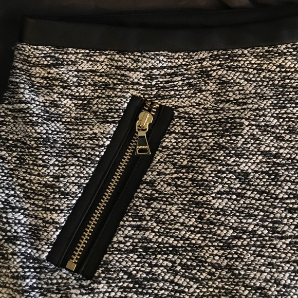 Women's mid waist skirt - Picture 2 of 3