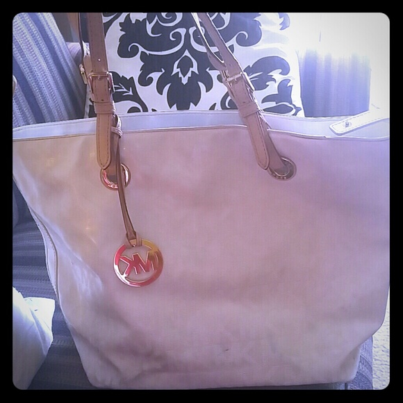 White paten leather Michael kors bag