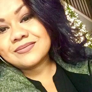 Meet your Posher, Yanira