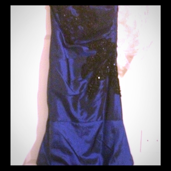 Dress - Picture 1 of 1